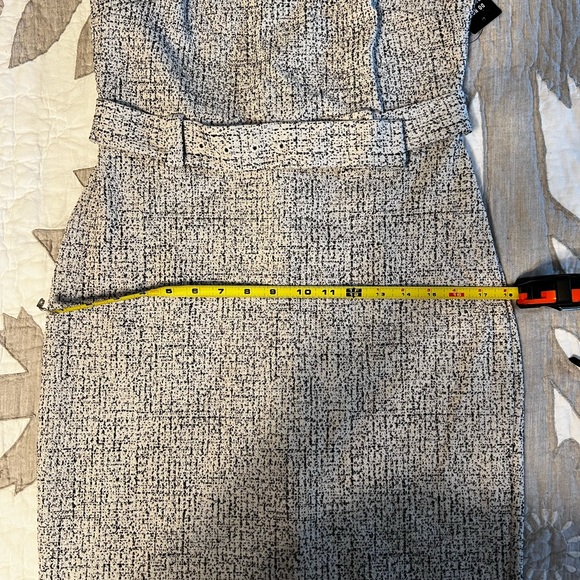 Dress - Picture 6 of 7